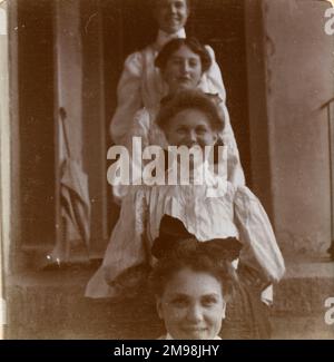 Four young women on holiday at Chesieres, Vaud, Switzerland (Lucy Auerbach is second from back).  While there they received sketching lessons from an art tutor, Mr Flemwell (George J Flemwell, an English artist based in Switzerland). Stock Photo