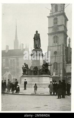 Statue of William Ewart Gladstone by Hamo Thornycroft in The Strand, London. Stock Photo