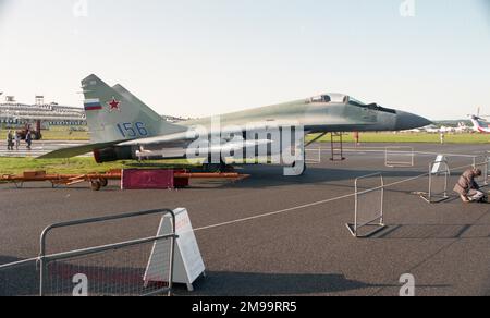 Farnborough 92 - Mikoyan MiG-29M (9-15) 'Blue 156' shown with Vympel NPO R-77 air-to-air missiles on the underwing pylons. Stock Photo