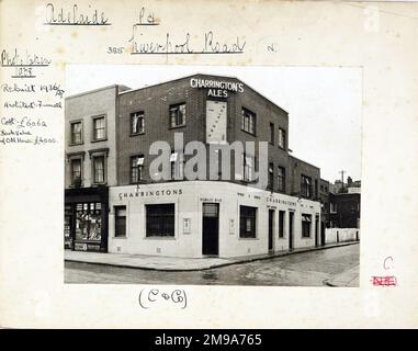 Photograph of Adelaide PH, Islington (New), London. The main side of the print (shown here) depicts: Corner on view of the pub.  The back of the print (available on request) details: Trading Record 1929 . 1965 for the Adelaide, Islington (New), London N1 1NP. As of July 2018 . Was renamed Scullys in 1985. Offices since 1994 (IT company in 2016) Stock Photo