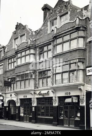 Photograph of Angel PH, Ilford (Old), Essex. The main side of the print (shown here) depicts: Right face on view of the pub.  The back of the print (available on request) details:  Nothing for the Angel, Ilford (Old), Essex IG1 1DE. As of July 2018 . Old building now Bonmarche Stock Photo