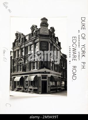 Photograph of Duke Of York PH, Edgware Road, London. The main side of the print (shown here) depicts: Corner on view of the pub.  The back of the print (available on request) details: Trading Record 1952 . 1957 for the Duke Of York, Edgware Road, London W1H 5HT. As of July 2018 . Owner Dragon Management Ltd Stock Photo