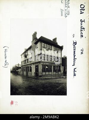 Photograph of Old Justice PH, Bermondsey, London. The main side of the print (shown here) depicts: Corner on view of the pub.  The back of the print (available on request) details: Trading Record 1934 . 1961 for the Old Justice, Bermondsey, London SE16 4TY. As of July 2018 . Renamed The Winnicot . as of Sept 2017 pub closed Stock Photo