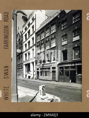 Photograph of White Swan PH, Clerkenwell, London. The main side of the print (shown here) depicts: Right face on view of the pub.  The back of the print (available on request) details: Nothing for the White Swan, Clerkenwell, London EC1R 3AU. As of July 2018 . Renamed City Pride . Fullers pub Stock Photo