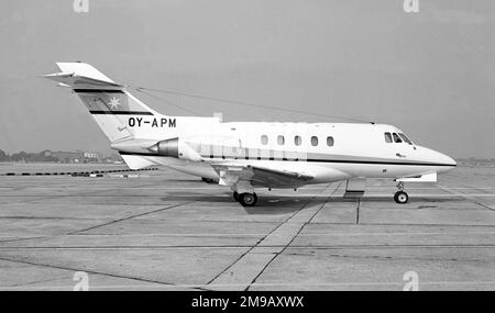 Hawker Siddeley HS.125-400A OY-APM (msn 25253), of Maersk Air, at London Heathrow Airport. Stock Photo