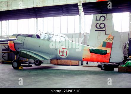 North American AT-6D Harvard III 1657 (msn 88-15056), of the Fleet Air Arm Museum at Royal Naval Air Station Yeovilton. (Ex Portuguese AF 1657, flown to RNAS Yeovilton 1980 in a Portuguese AF C130 for restoration and display in the Museum). Stock Photo