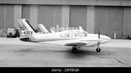 Piper PA-23-250 Aztec G-ASEV (msn 27-2298), of Euroair, at Castle Donington Airport in May 1977. Stock Photo