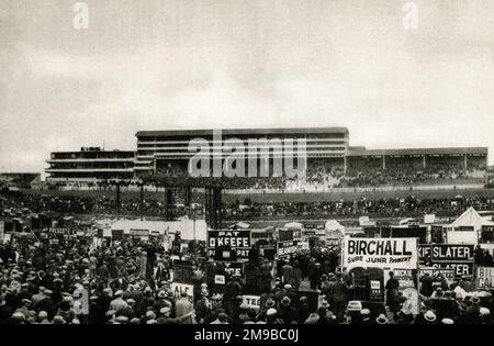 New Grandstand, Epsom Downs racecourse, Surrey, on Derby Day Stock Photo