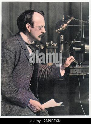 Joseph John Thomson(1856 - 1940) physicist, working at the Cavendish Laboratory, Cambridge, circa 1904 Stock Photo