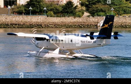 de Havilland Canada DHC-6-200 Twin Otter C-GJAW (msn 176), of West Coast Air, in Vancouver Harbour. Stock Photo