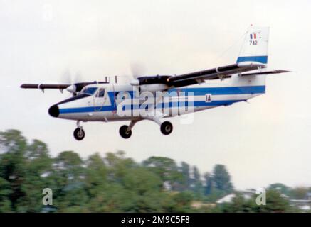 Armee de l'Air - de Havilland Canada DHC-6-300 Twin Otter 742 / IA (msn 742)), of Escadron d' Experimentation et de Transport 06/330. (Armee de l'Air - French Air Force) Stock Photo