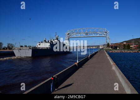 The future USS Minneapolis-Saint Paul (PCU LCS-21) arrives in Duluth, Minnesota on May 16, 2022.  PCU LCS-21 is a United States Navy Freedom-class littoral combat ship that will be commissioned in the Port of Duluth on Saturday, May 21, 2022. Stock Photo