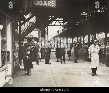 Pedestrians walking at Third Avenue and 14th Street, Elevated Subway at Right, New York City, New York, USA, Angelo Rizzuto, Anthony Angel Collection, early 1950's Stock Photo