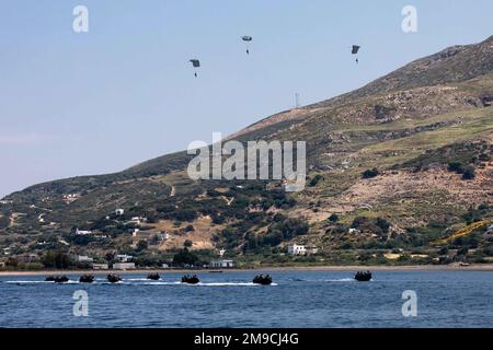 220516-N-PC065-1025   SKYROS ISLAND, Greece (May 16, 2022) – Hellenic Armed Forces conduct aerial and small boat operations along the coast of Skyros Island, Greece, during joint training with the U.S. Marine Corps 22nd Marine Expeditionary Unit, deployed with the San Antonio-class amphibious transport dock ship USS Arlington (LPD 24), May 16, 2022. Arlington, with embarked 22nd Marine Expeditionary Unit, is participating in exercise Alexander the Great 2022 under the command and control of Task Force 61/2. Alexander the Great 22 strengthens interoperability and force readiness between the U.S Stock Photo