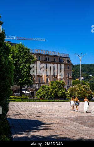Street and lake views of Como city at the southern tip of Lake Como in northern Italy Stock Photo