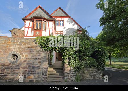 Half-timbered house from the winery and winegrower Clemens bush in Puenderich on the Moselle, Untermosel, Rhineland-Palatinate, Germany Stock Photo