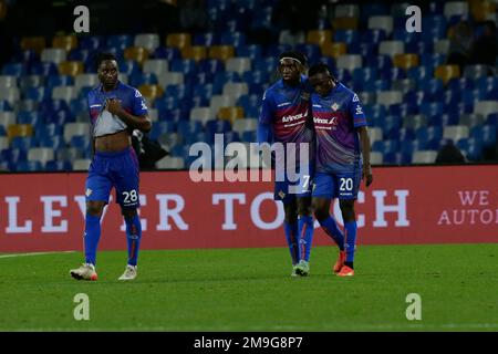 CremoneseÕs Italian defender Luca Ravanelli celebrates after scoring a ...