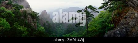 Scenic landscape, Huangshan Mountains, UNESCO World Heritage Site, Anhui Province, China Stock Photo