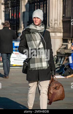 London, UK. 18th Jan, 2023. Winter sunshine in the West End outside the Houses of Parliament.  Credit: JOHNNY ARMSTEAD/Alamy Live News Stock Photo