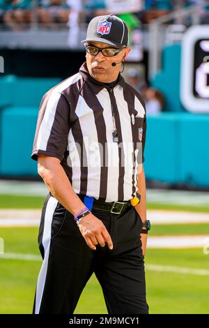 NFL Down Judge Frank LeBlanc (44) on the field during an NFL football game,  Saturday, Aug. 20, 2022, in Indianapolis. (AP Photo/Zach Bolinger Stock  Photo - Alamy