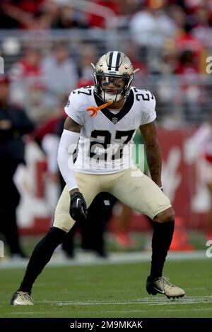 New Orleans Saints cornerback Alontae Taylor (27) defends during