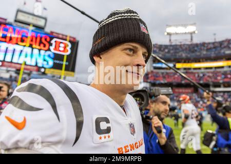 The Tennessee Titans line up against the Cincinnati Bengals in an NFL  football game, Sunday, Nov. 27, 2022, in Nashville, Tenn. Bengals won  20-16. (AP Photo/Jeff Lewis Stock Photo - Alamy