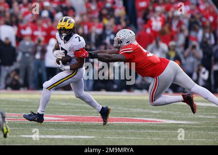 Michigan Running Back Donovan Edwards (7) Rushes In The Fourth Quarter ...