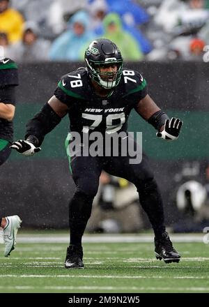 New York Jets guard Laken Tomlinson (78) defends against the