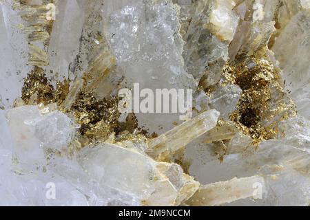 native gold on clear quartz from Eagle Mine, Colorado Stock Photo