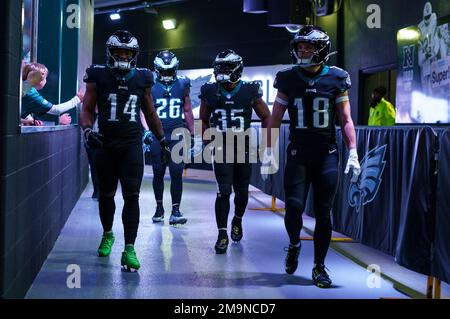 PHILADELPHIA, PA - NOVEMBER 14: Philadelphia Eagles wide receiver Britain  Covey (18) warms up during