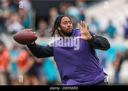 Baltimore Ravens linebacker Patrick Queen (6) runs during an NFL football  game against the Miami Dolphins, Sunday, Sept. 18, 2022 in Baltimore. (AP  Photo/Daniel Kucin Jr Stock Photo - Alamy