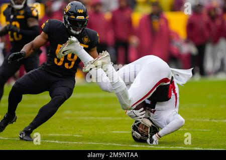 Washington Commanders defensive tackle Daron Payne (94) is seen during an  NFL football game against the Dallas Cowboys, Sunday, Oct. 2, 2022, in  Arlington, Texas. Dallas won 25-10. (AP Photo/Brandon Wade Stock Photo -  Alamy