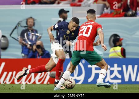 AL KHOR - (LR) Kylian Mbappe of France, Declan Rice of England during ...