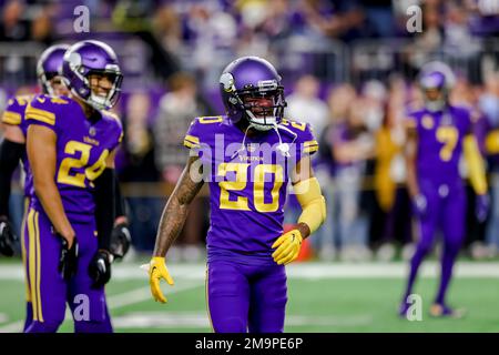 Minnesota Vikings cornerback Duke Shelley (20) pursues a play on