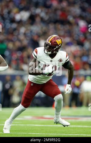 Washington Commanders linebacker Jamin Davis (52) defends against