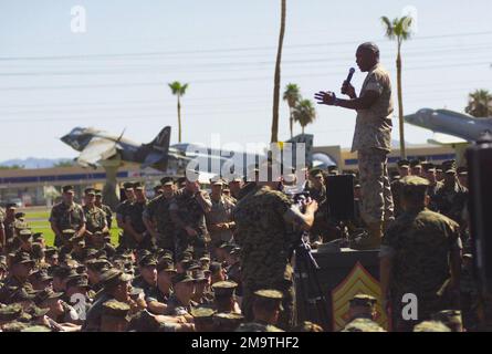 030925-M-9248U-002. Base: Marine Corps Air Station, Yuma State: Arizona (AZ) Country: United States Of America (USA) Scene Major Command Shown: Station Stock Photo