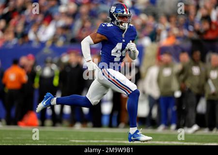 New York Giants' Saquon Barkley runs on the field before an NFL football  game against the Washington Commanders, Sunday, Dec. 4, 2022, in East  Rutherford, N.J. (AP Photo/John Minchillo Stock Photo - Alamy