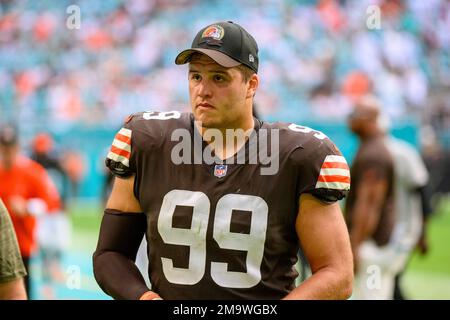 Cleveland browns defensive tackle taven bryan 99 hi-res stock photography  and images - Alamy