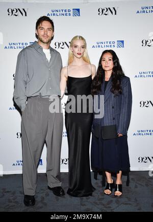 https://l450v.alamy.com/450v/2m9x74m/actors-nicholas-hoult-left-anya-taylor-joy-and-hong-chau-pose-backstage-before-discussing-the-menu-at-the-92nd-street-y-on-sunday-nov-13-2022-in-new-york-photo-by-evan-agostiniinvisionap-2m9x74m.jpg