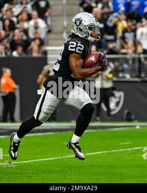 Las Vegas Raiders running back Ameer Abdullah (22) on a kickoff