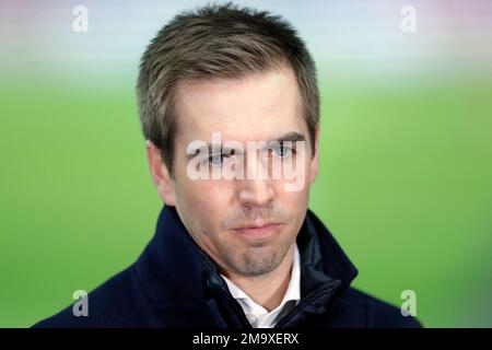 Former Germany captain Philipp Lahm and Natalia Vodianova pose with the world  cup trophy prior to the FIFA World Cup Final at the Luzhniki Stadium,  Moscow Stock Photo - Alamy