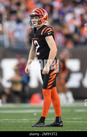 Cincinnati Bengals' Evan McPherson (2) and Trayveon Williams (32) warm up  during an NFL football game against the Baltimore Ravens, Sunday, Sept. 17,  2023, in Cincinnati. (AP Photo/Jeff Dean Stock Photo - Alamy