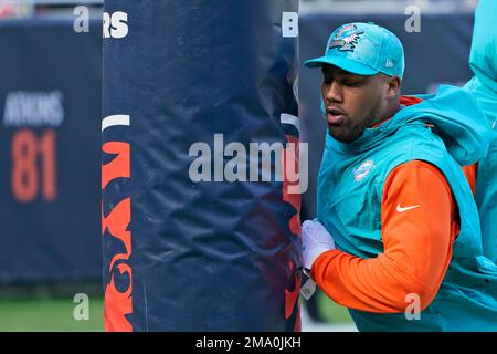 Miami Dolphins linebacker Bradley Chubb (2) runs during an NFL football  game against the San Francisco 49ers, Sunday, Dec.4, 2022, in Santa Clara,  Calif. (AP Photo/Scot Tucker Stock Photo - Alamy