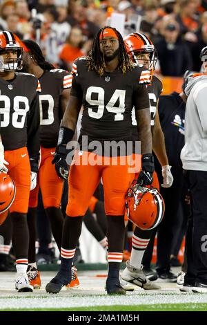 Browns defensive end Alex Wright is learning everything he can