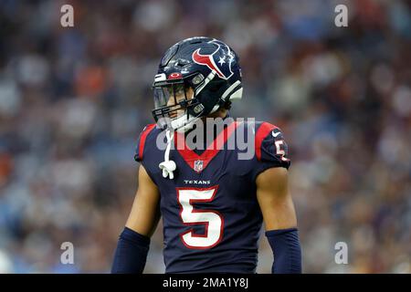 Houston Texans defensive back Jalen Pitre (5) looks to defend