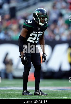 New York Jets cornerback Sauce Gardner (1) lines up for a play during an NFL  football game against the Cleveland Browns, Sunday, Sept. 18, 2022, in  Cleveland. (AP Photo/Kirk Irwin Stock Photo - Alamy