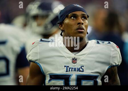 Tennessee Titans cornerback Tre Avery (30) take a break during their game  against the Indianapolis Colts Sunday, Oct. 23, 2022, in Nashville, Tenn.  (AP Photo/Wade Payne Stock Photo - Alamy