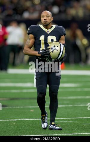 Las Vegas Raiders safety Chris Smith II (42) is seen during warm ups before  an NFL preseason football game against the Dallas Cowboys, Saturday, Aug.  26, 2023, in Arlington, Texas. Dallas won