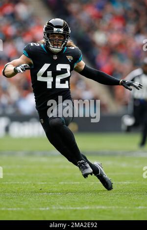 January 7, 2023: Jacksonville Jaguars safety Andrew Wingard (42) reacts  after the Jacksonville Jaguars defeated the Tennessee Titans 20-16 to win  the AFC South Division in Jacksonville, FL. Romeo T Guzman/CSM/Sipa  USA.(Credit