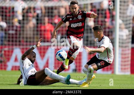 Coach Paulo Autori of Brazil's Athletico Paranaense scratches his head  during a Copa Libertadores round of sixteen second leg soccer match against  Argentina's River Plate at the Libertadores de America stadium in